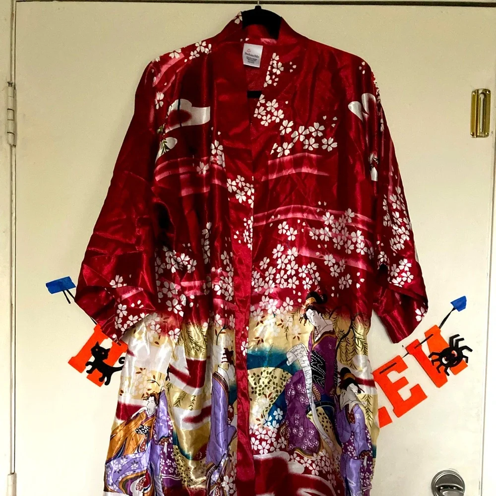 Red Satin Blend Shiny Short Kimono - Picture 1 of 10